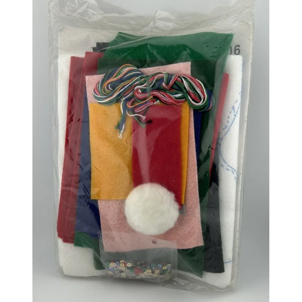 Vintage Design Works Felt Kit 5106 Santa Snowman 17